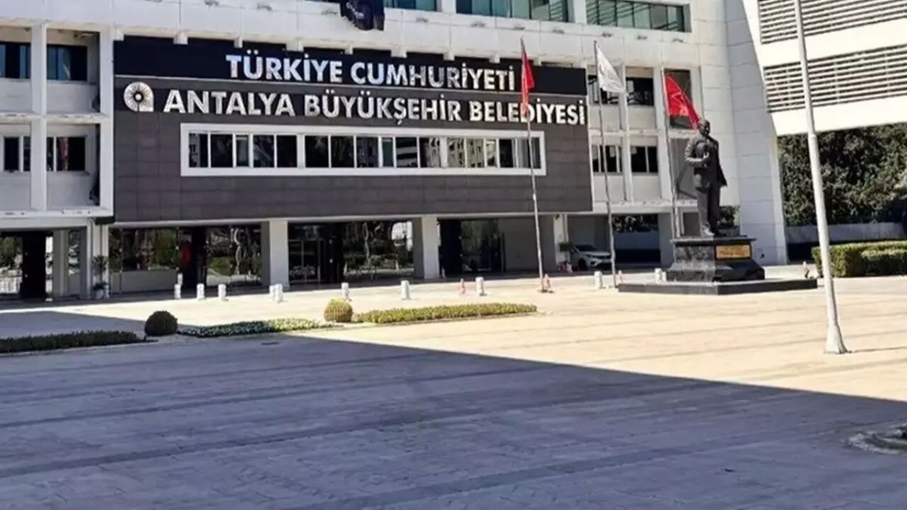 antalya buyuksehir belediyesi sorusturmasinda yeni gelisme muhittin bocek ve supheliler adliyede 1zSg4cyH