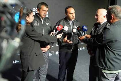 bakan kacir tarih verdi turkiye 2027de aya bayrak dikecek 9dysdQvb