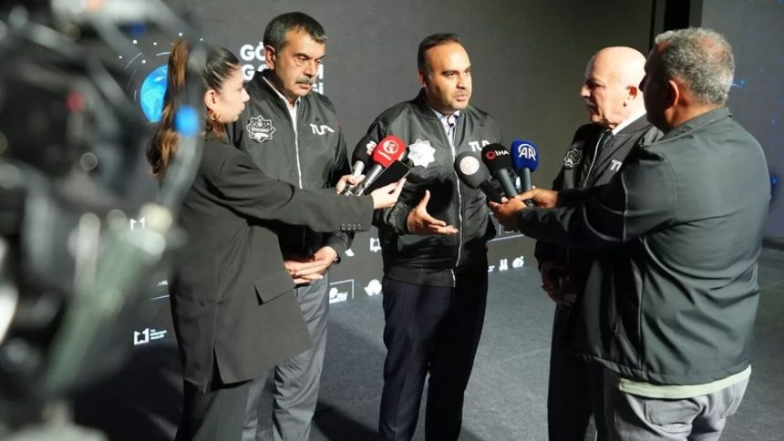 bakan kacir tarih verdi turkiye 2027de aya bayrak dikecek 9dysdQvb