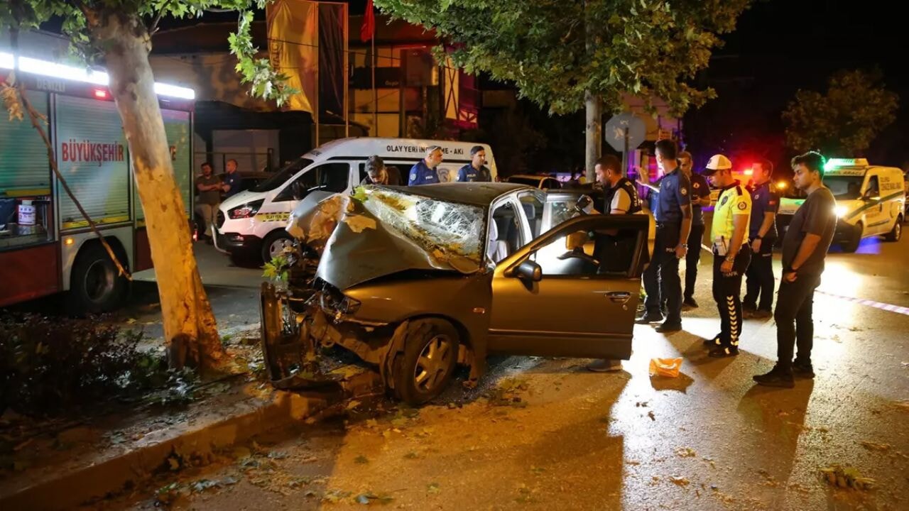 Denizli'de korkunç trafik kazası 71 denizlide korkunc trafik kazasi gLLWezSL