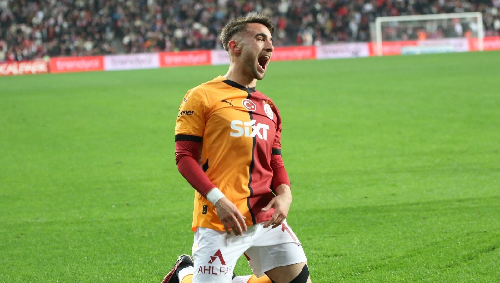 galatasarayda yunus akgunun mukavelesi uzatildi sAVKnfJ4