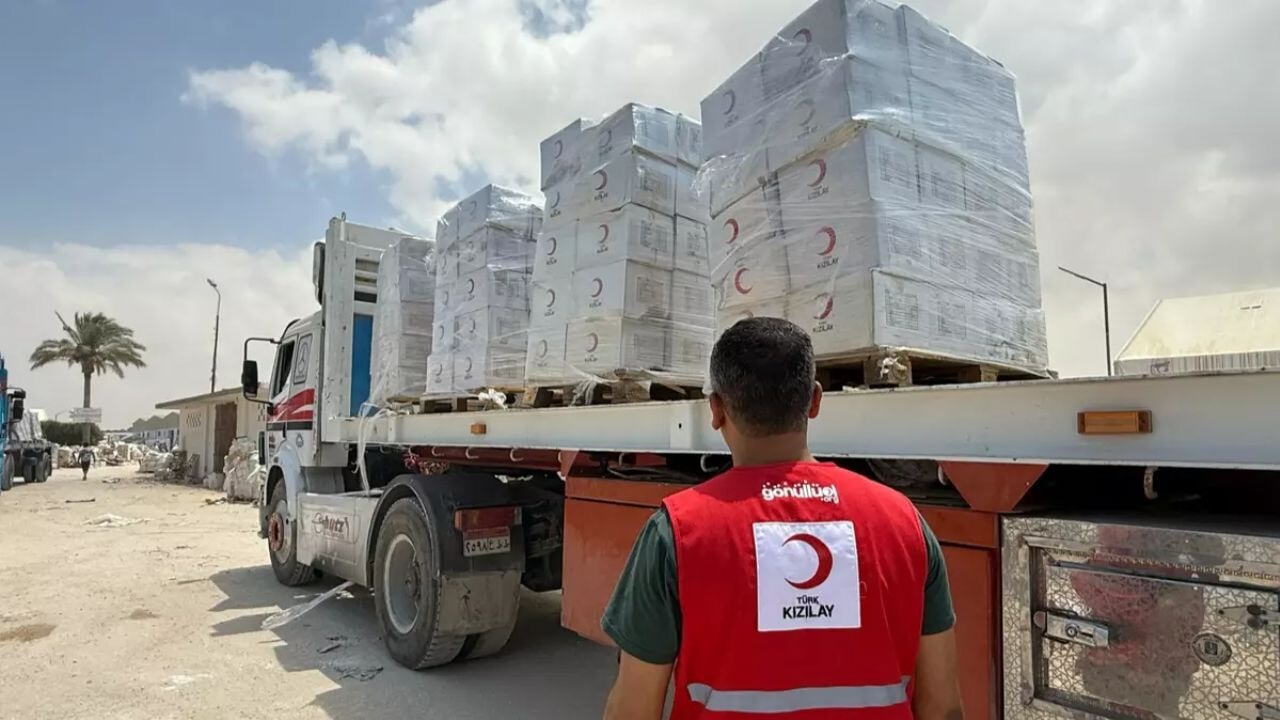 gazzeye turk yardimi ulasiyor 165 tir refah sinir kapisini gecti GH8LCgga