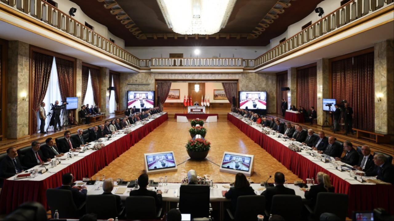 komisyonun 4 toplantisina iliskin aciklama yZDsfevD