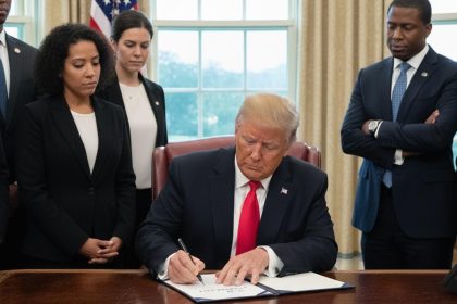 baskan trumpin 100 bin dolarlik h 1b vize yasasi yururluge girdi yellowamerika ceosu turkiye etkilerini TmYqJWSa