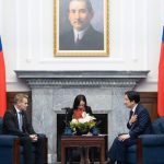 cinden israilli vekile tehdit duser ve paramparca olur ikWXb4I1