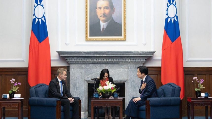 cinden israilli vekile tehdit duser ve paramparca olur ikWXb4I1