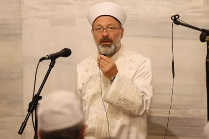 fatih camisinde gazze ve ogrenciler icin dualar edildi fjyeypXI