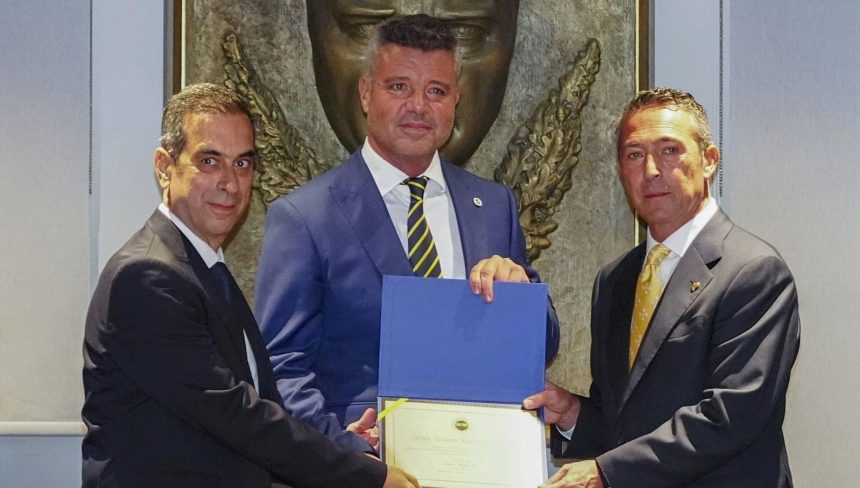 Fenerbahçe'de mazbata merasimi yapıldı: Lider Sadettin Saran ve Ali Koç'tan açıklama 71 fenerbahcede mazbata merasimi yapildi lider sadettin saran veali koctan aciklama 5PylSY6X