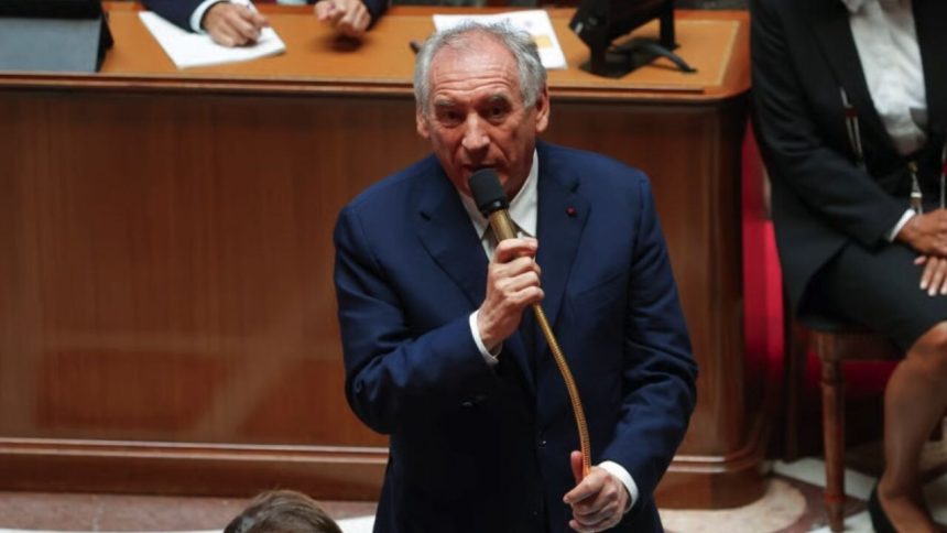 fransa patlama noktasinda hukumet dustu ulke krizde Hjl2qNOR