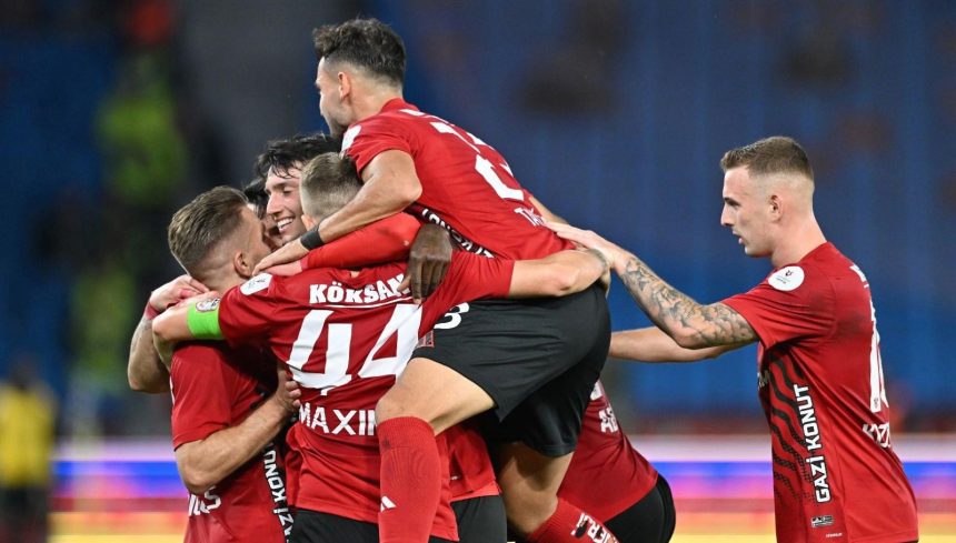 gaziantep fk yenilmiyor trabzonspor maciyla seri 4 maca cikti 4EqcCXcX