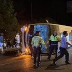 havalimani otobusu devrildi 5 yarali M5E6fvY5