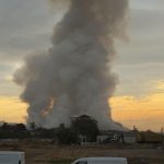 izmirde cop aktarma noktasinda yangin mudahale suruyor b9Vnfprm