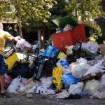 izmirde cop daglari yukseliyor karsiyaka kokudan gecilmiyor PSyRTVhx