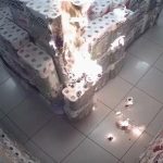 marketteki kagit havlulari atese veren cocuga ne oldu bursada market icindeki peceteleri yakan cocuk K3EOKw1Z