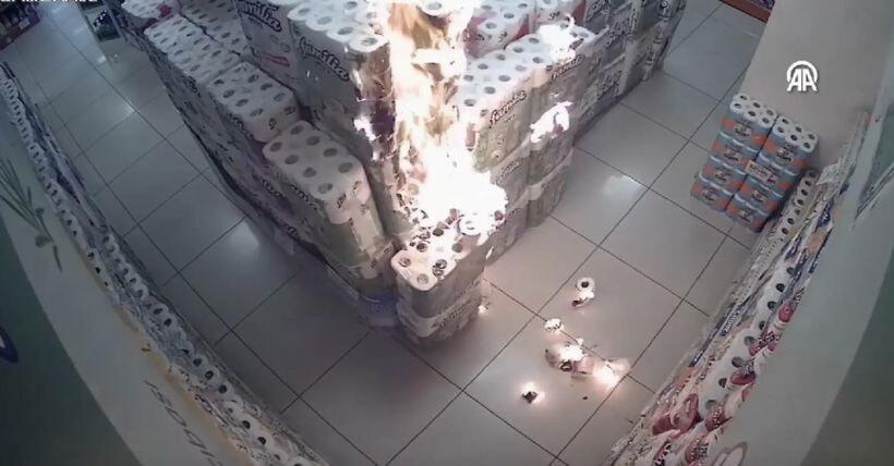 Marketteki kağıt havluları ateşe veren çocuğa ne oldu? Bursa'da market içindeki peçeteleri yakan çocuk olayı 71 marketteki kagit havlulari atese veren cocuga ne oldu bursada market icindeki peceteleri yakan cocuk K3EOKw1Z