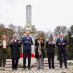 numan kurtulmus budapestede galicya turk sehitligini ziyaret etti Xbs1ks2e