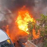 park halindeki arabada yangin yanindaki araclar da ziyan gordu Ks5XYVQp