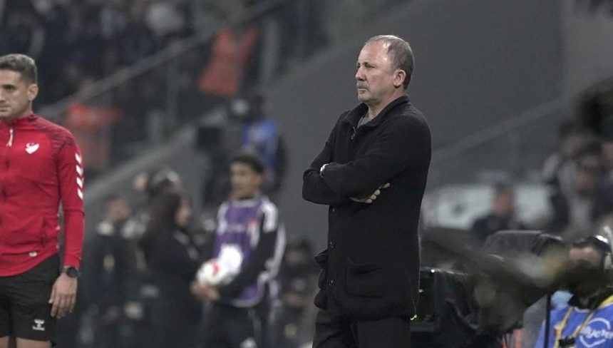 Sergen Yalçın berbat haberi verdi: "Omzu çıktı, yerine taktılar" 71 sergen yalcin berbat haberi verdi omzu cikti yerine taktilar EbtMpIbK