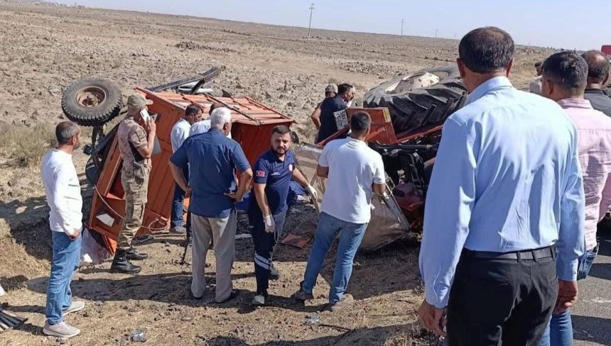 sirnakta traktor devrildi bir meyyit iki yarali 6iW4YY6U