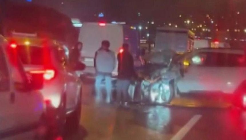 tem otoyolunda 17 arac birbirine girdi yPYVmgW6