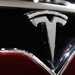 tesla fabrikasindaki robot muhendisi bayiltti 51 milyon dolarlik dava mT2D2Yfl