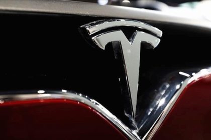 tesla fabrikasindaki robot muhendisi bayiltti 51 milyon dolarlik dava mT2D2Yfl