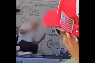 trumpin adami silahli saldirida vuruldu CLndaIae