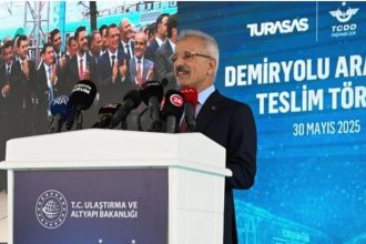 turkiyenin ilk 6 aksli milli lokomotifi yolda sinifinin en guclusu olacak vlOvAiaI