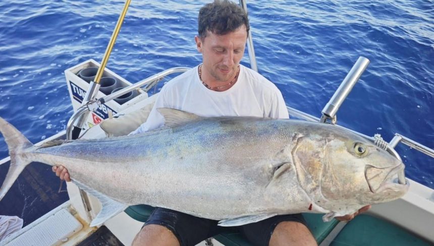 60 kiloluk balik yakaladilar gelirini kimsesiz cocuklara bagisladilar SePwn5BA