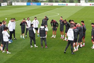 a ulusal kadroda berke kriziyeniisim takimda nghV2xmE