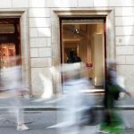 abden uc ulkeden uc luks markaya para cezasi kkXvJO6H