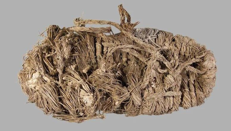 Akbaba yuvasında 750 yıllık ayakkabı bulundu 71 akbaba yuvasinda 750yillik ayakkabi bulundu D8QkUsVd