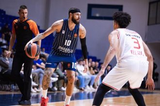 anadolu efes cikis icin paris basketbol karsisinda 8xIAma5I