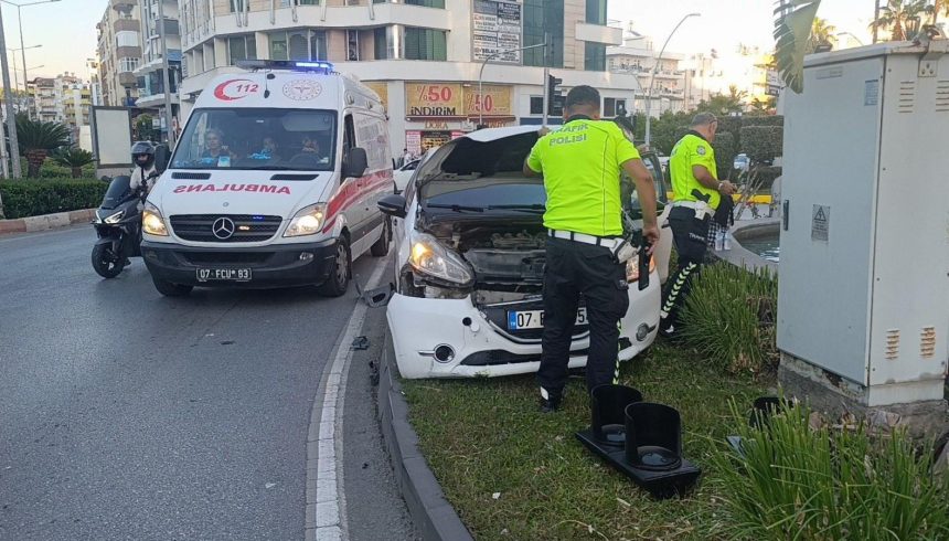 antalyada kaza araba refuje cikti KnLTtOg8