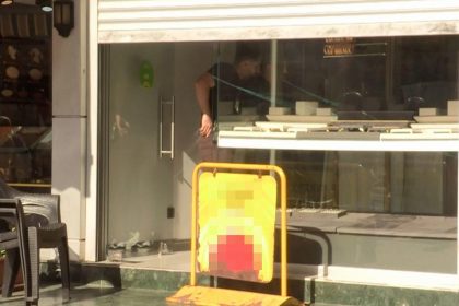 antalyada kuyumcu soygunu kameralari boyayip 4 kilo altin caldilar bChscxtJ