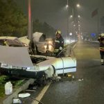 aydinlatma diregine carpan araba ikiye ayrildi JFiflKL1