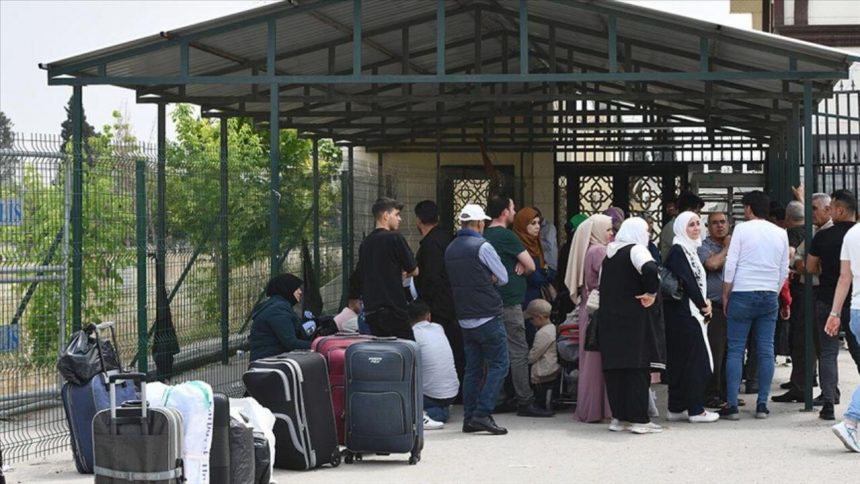 Bakan Yerlikaya açıkladı; İşte Vatanlarına dönen Suriyeli Sayısı 71 bakan yerlikaya acikladi iste vatanlarina donen suriyeli sayisi X9afGABK