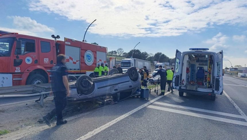 Bariyerlere çarpıp devrildi 71 bariyerlere carpip devrildi GUUW4Pm4