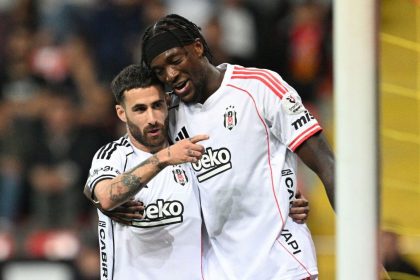 besiktasi yabanci futbolculari sirtliyor 2DanKmdX
