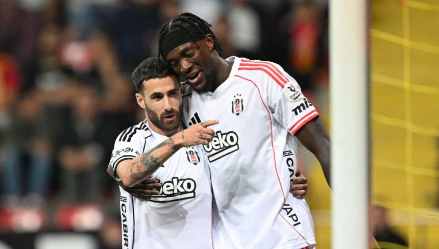 besiktasi yabanci futbolculari sirtliyor 2DanKmdX