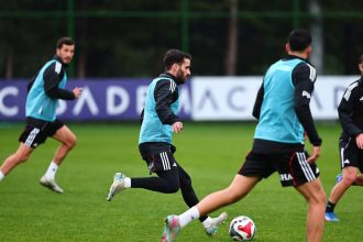 besiktastan cift antrenman enRhV9Ha