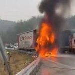 bursa yalova yolunda tirda yangin U8CJFIcM