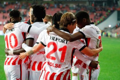 canli anlatim samsunspor dinamo kiev maci SYkLN7RE