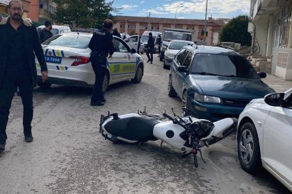 dur ihtarina uymadi 2 polis yaralandi AusSF7lr