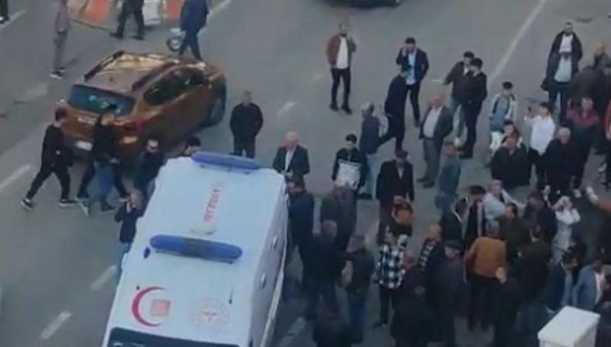 Duruşma sonrası aileler ortasında silahlı arbede çıktı: 2'i ağır 4 yaralı 71 durusma sonrasi aileler ortasinda silahli arbede cikti 2i agir 4 yarali BCsGw38j