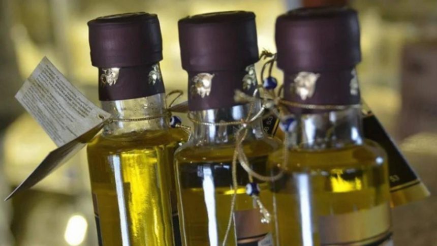 ece eyyupoglu zeytinyagi olumsuz agacin sivi altini 33JIUC9z