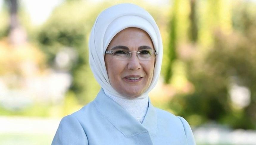 Emine Erdoğan'dan 102. yıl iletisi 71 emine erdogandan 102 yil iletisi FDrRVtXw