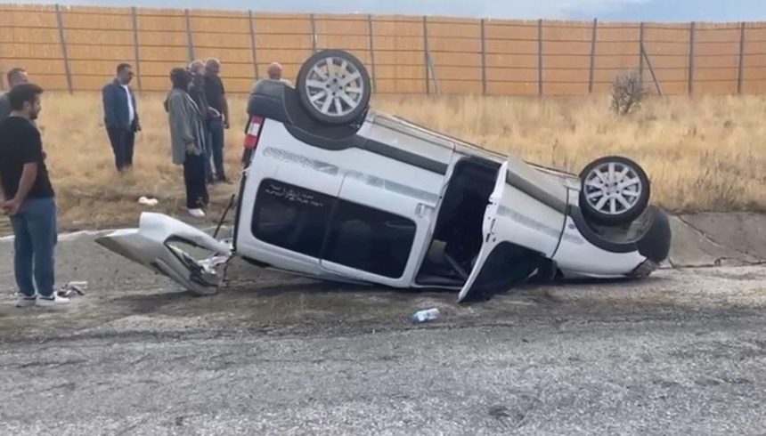 erzincanda arac takla atti 4 yarali uHdCsAQP