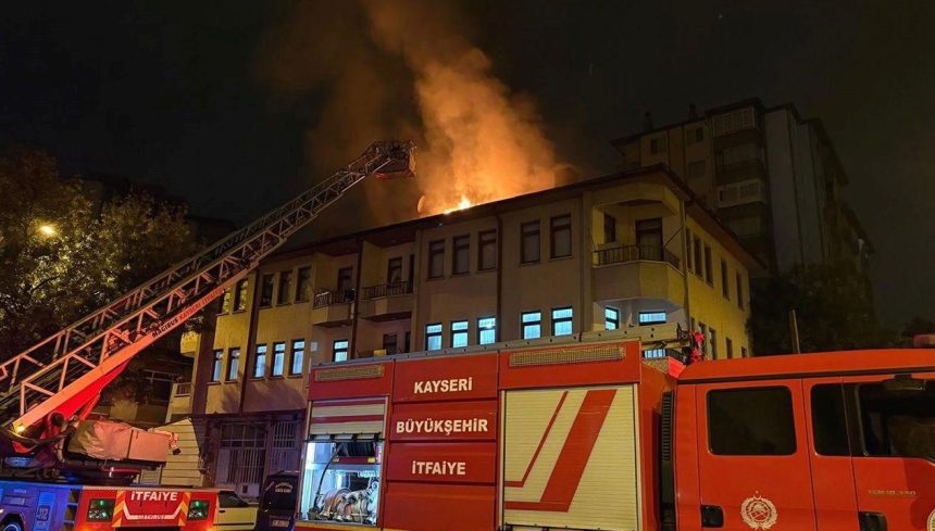Eşi meskene almayınca binayı ateşe verdi 71 esi meskene almayincabinayi atese verdi JhLAi75S