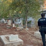 esinin kabrini ziyarete geldi mezarlikta bebek cesedibuldu 2vGI9D9E